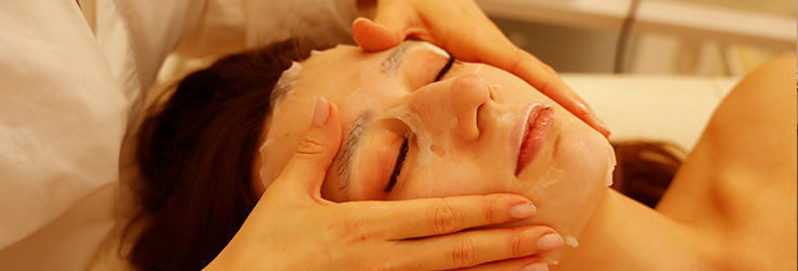 Masaż twarzy, szyi i dekoltu – Turowska Clinic Kleczew